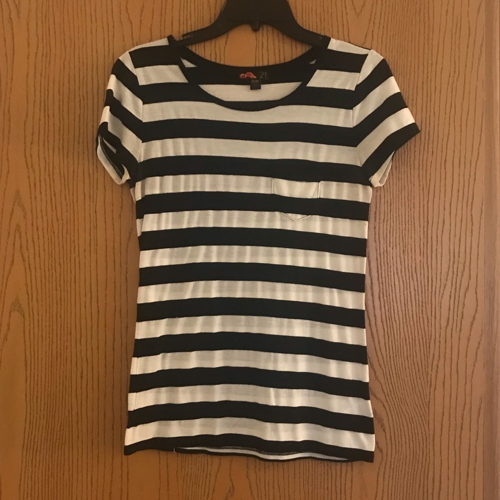 Forever21 B&W Striped Front Pocket T-shirt.